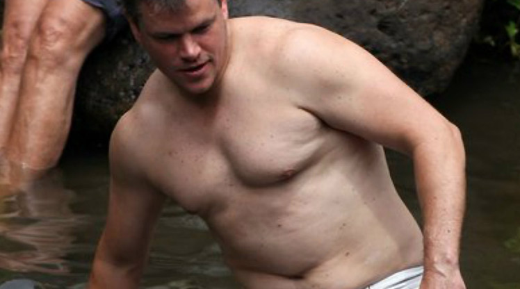 Matt Damon salah satu seleb yang cuek ber-dad bod - jika tak ada suting.