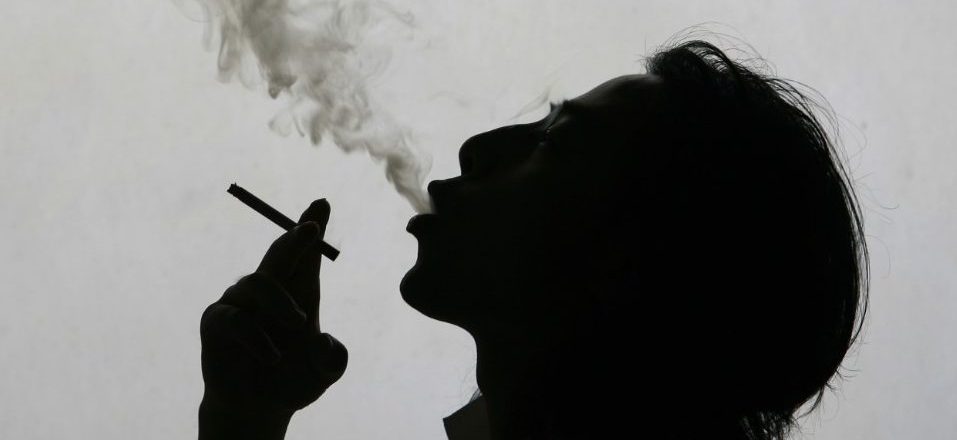 Ternyata Sangat Berbahaya, Masih Berani Merokok Sehabis Makan?