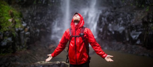 Jangan Sampai Mati Gaya, Ini 5 Tips Traveling Asyik Saat Musim Hujan!