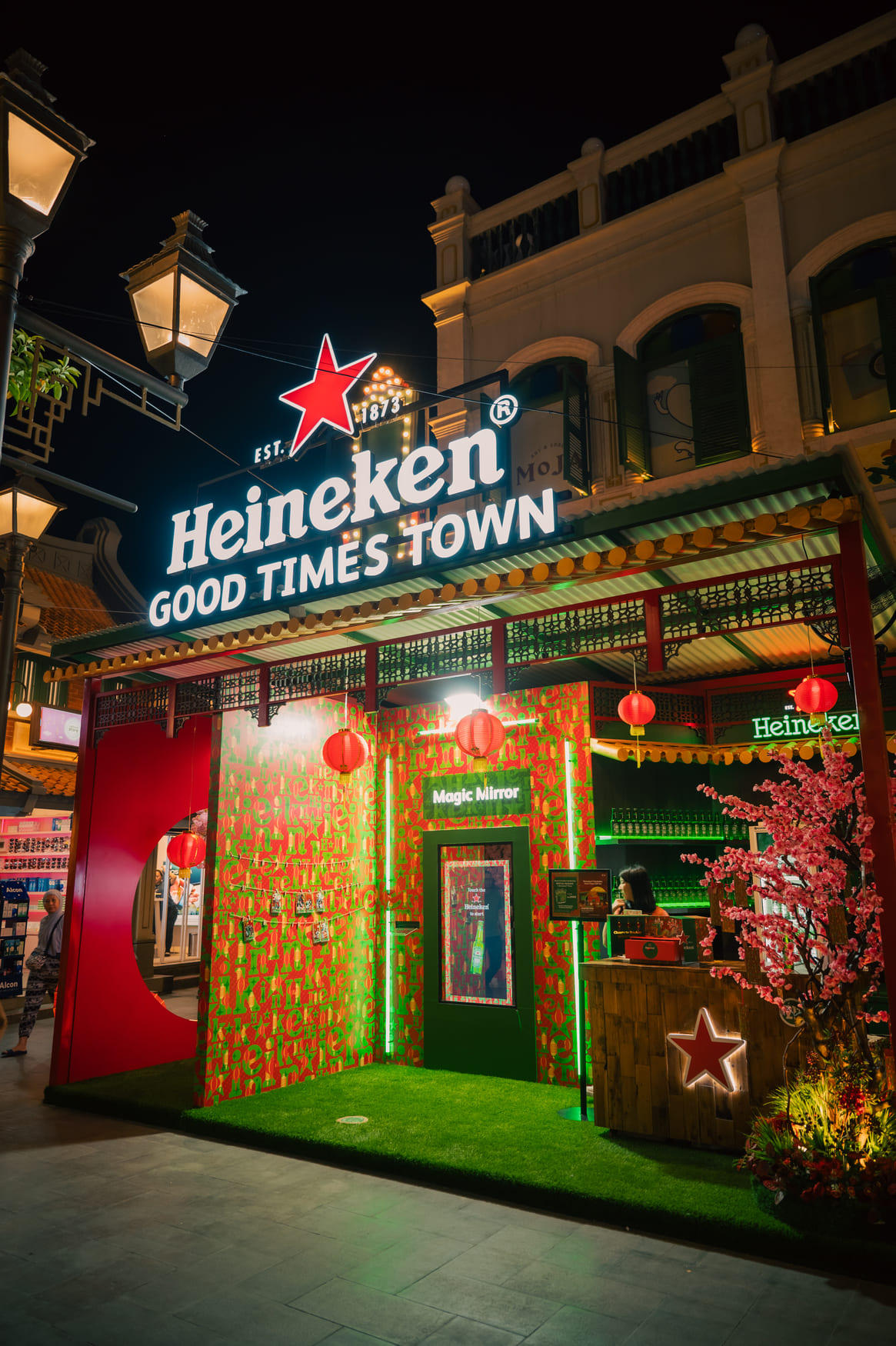  mengusung tema ‘Cheers to Fresher Celebrations’, Heineken® menghadirkan berbagai spot menarik bagi pengunjung di area Pantjoran Pantai Indah Kapuk